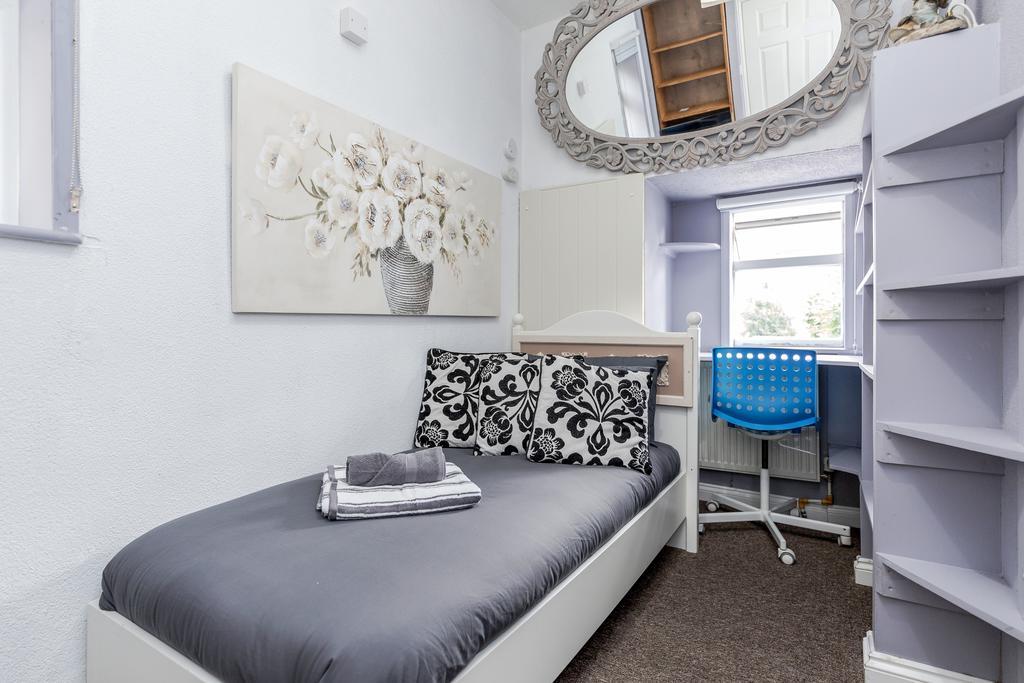 Watford General Suites Екстериор снимка