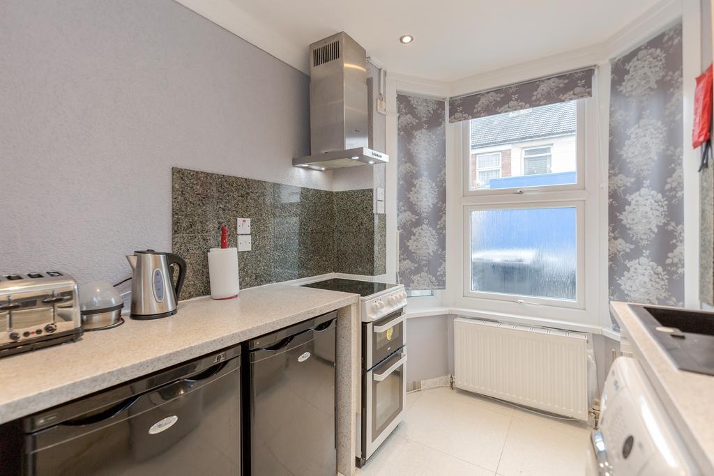 Watford General Suites Екстериор снимка