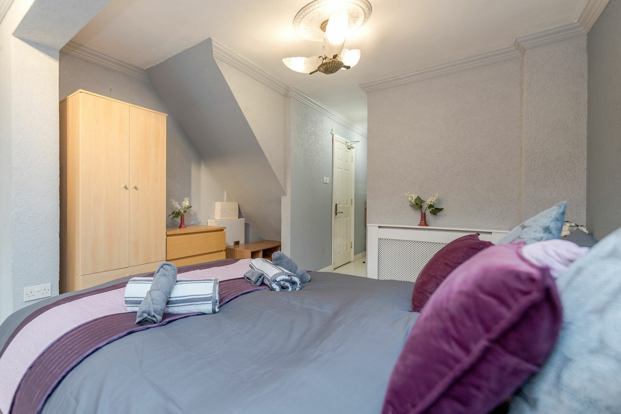 Watford General Suites Екстериор снимка