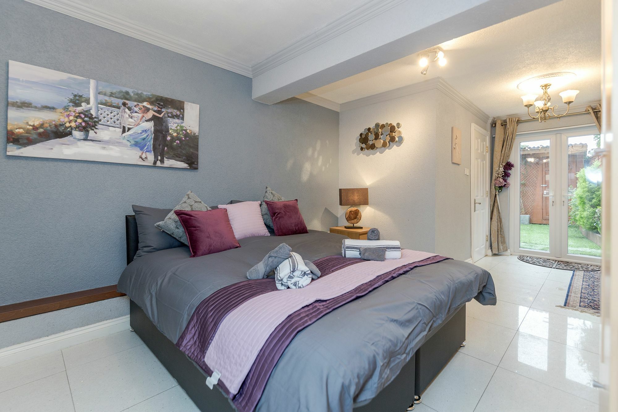 Watford General Suites Екстериор снимка